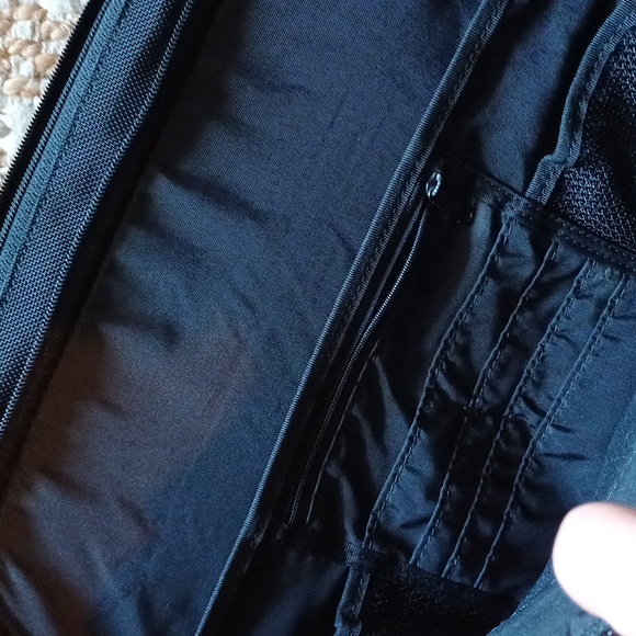 HARTMANN black nylon & leather unisex messenger bag  computer crossbody … - Picture 13 of 16